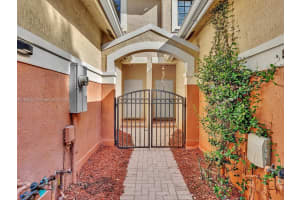 3865 Tree Top Dr Weston, FL 33332 - MLS#A11880317