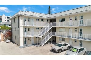 240 Galen Dr 112 Key Biscayne, FL 33149 - MLS#A11880320