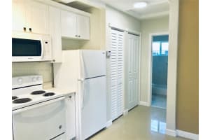 MLS# A11880422, Hollywood, Florida 33020