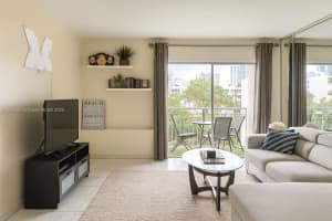 400 Kings Point Dr 327, Sunny Isles Beach