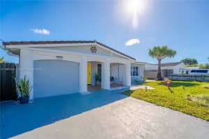 4600 Sw 43rd Ave Dania Beach, FL 33314 - MLS#A11880440