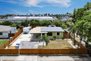 2730 Ne 16th Ave 2730 Pompano Beach, FL 33064 - MLS#A11880453