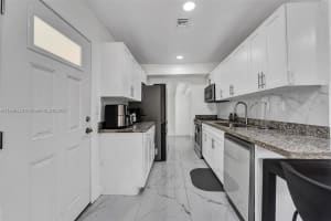 2730 Ne 16th Ave 2730 Pompano Beach, FL 33064 - MLS#A11880453