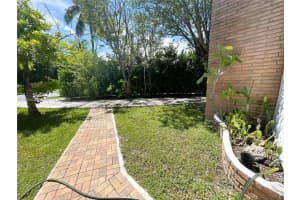 6395 Sw 42nd Ter 1 South Miami, FL 33155 - MLS#A11880472