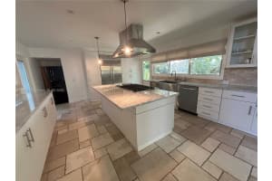 6395 Sw 42nd Ter 1 South Miami, FL 33155 - MLS#A11880472