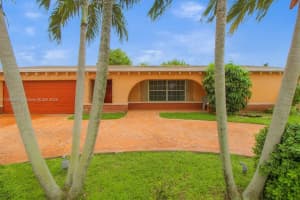 8930 Nw 11th St, Pembroke Pines