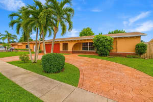 8930 Nw 11th St Pembroke Pines, FL 33024 - MLS#A11880506