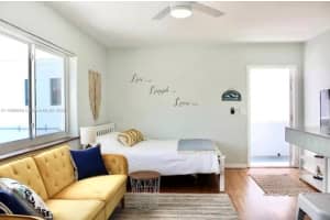 316 Walnut St 2 Hollywood, FL 33019 - MLS#A11880545