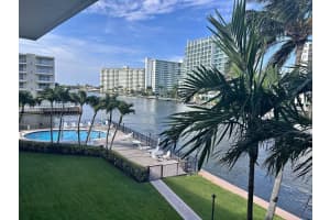 2895 Ne 32nd St 305, Fort Lauderdale