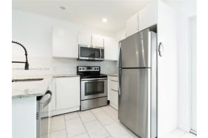 3621 Ne 11th Ave 3641 Oakland Park, FL 33334 - MLS#A11880589