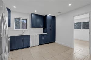 136 Nw 6th Ave 2 Hallandale Beach, FL 33009 - MLS#A11880592