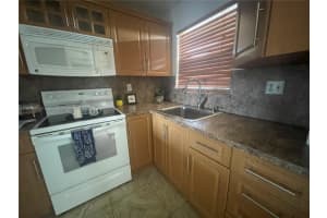 8345 Sunrise Lakes Blvd 309 Sunrise, FL 33322 - MLS#A11880665