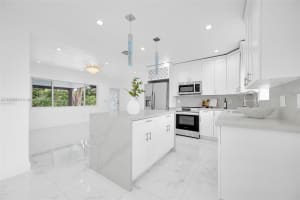11102 Ne 9th Ct Biscayne Park, FL 33161 - MLS#A11880666