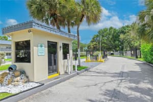 7825 Fairview Dr 106 Tamarac, FL 33321 - MLS#A11880724