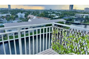 427 Golden Isles Dr 8a Hallandale Beach, FL 33009 - MLS#A11880761