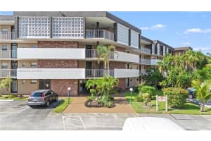 2901 Nw 46th Ave 408 Lauderdale Lakes, FL 33313 - MLS#A11880765