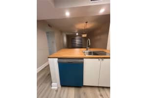 5201 Geneva Way 110 Doral, FL 33166 - MLS#A11880846