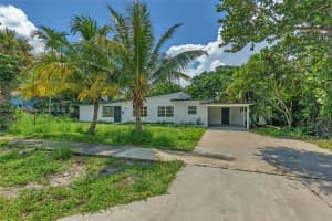 310 Sw 1st Ave Boynton Beach, FL 33435 - MLS#A11880870