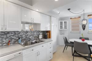 1811 Jefferson St 805 Hollywood, FL 33020 - MLS#A11880954
