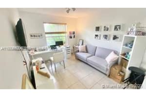 5722 Nw 101st Ct Doral, FL 33178 - MLS#A11880992