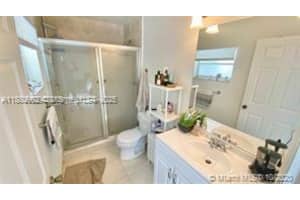 5722 Nw 101st Ct Doral, FL 33178 - MLS#A11880992