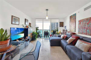 31 Se 5th St 2910, Miami