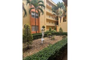 1975 W 44th Pl 505 Hialeah, FL 33012 - MLS#A11881093