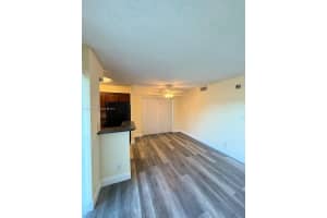 7650 Westwood Dr 509 Tamarac, FL 33321 - MLS#A11881131