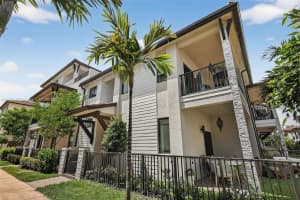 4672 Nw 83rd Pkwy, Doral