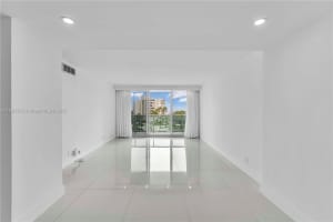 100 Bayview Dr 508 Sunny Isles Beach, FL 33160 - MLS#A11881265