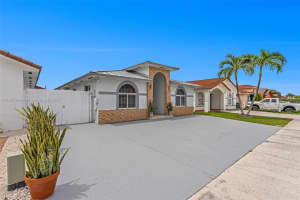 7710 W 30th Ln Hialeah, FL 33018 - MLS#A11881349
