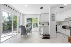 7256 SW 44th Ct, Davie, FL 33314, Sold 11/07/25