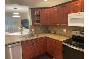 300 Ne 14th Ave 303 Hallandale Beach, FL 33009 - MLS#A11881383