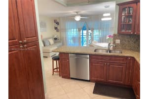 300 Ne 14th Ave 303 Hallandale Beach, FL 33009 - MLS#A11881383