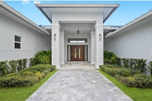 2400 Sw 112th Ave, Davie