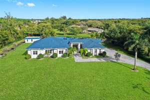 2400 Sw 112th Ave Davie, FL 33325 - MLS#A11881445