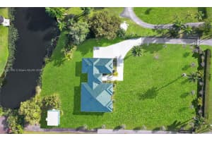 2400 Sw 112th Ave Davie, FL 33325 - MLS#A11881445