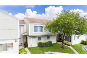8105 Lagos De Campo Blvd J-2, Tamarac