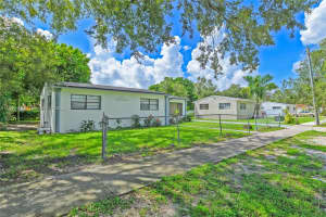 2960 Nw 165th St Miami Gardens, FL 33054 - MLS#A11881485