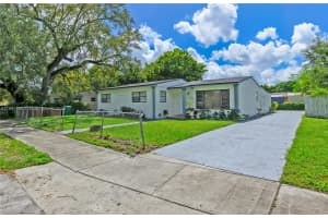 2960 Nw 165th St Miami Gardens, FL 33054 - MLS#A11881485