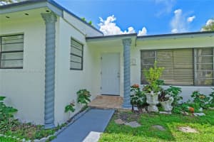 2960 Nw 165th St Miami Gardens, FL 33054 - MLS#A11881485