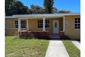 750 Nw 24th Ave, Miami