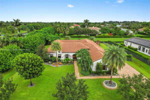 10501 N Camelot Cir Davie, FL 33328 - MLS#A11881581