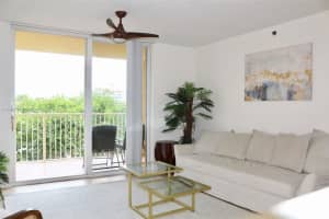 19999 E Country Club Dr 1304, Aventura