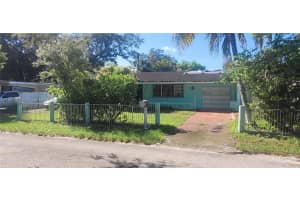 610 Ne 164th Ter Miami, FL 33162 - MLS#A11881653