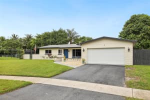 2300 Nw 114th Ave Pembroke Pines, FL 33026 - MLS#A11881680