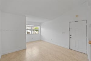 17580 Nw 67th Pl D-1 Hialeah, FL 33015 - MLS#A11881705