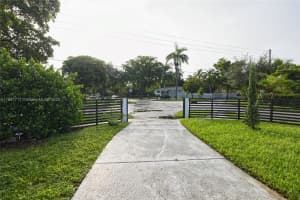 795 Ne 146 St North Miami, FL 33161 - MLS#A11881717