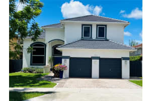 704 Nw 129th Ct, Miami