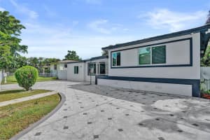 12585 Ne Miami Ct North Miami, FL 33161 - MLS#A11881885